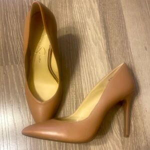 Size 7 barely used nude heels